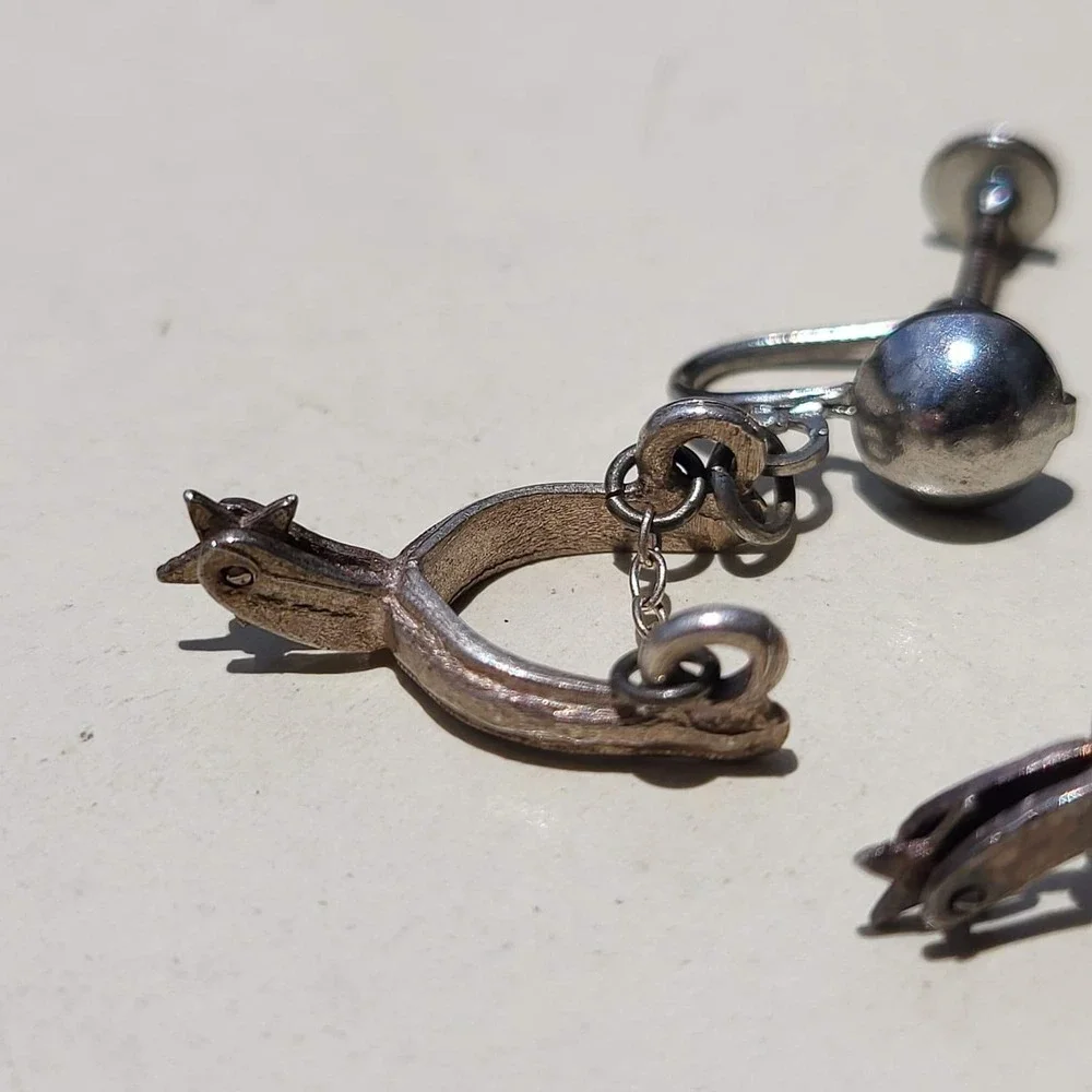 N/A vintage screw